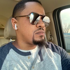 Meet your Posher, Antoine